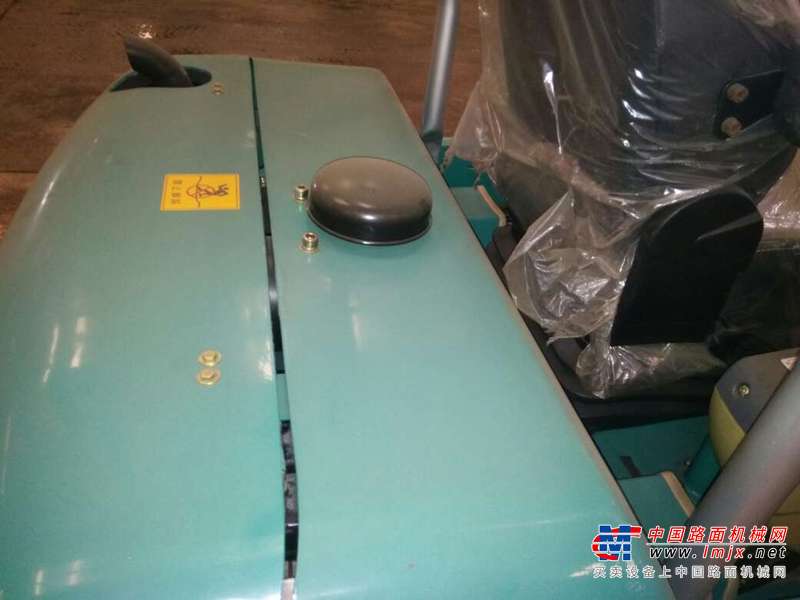 辽宁出售转让二手10小时2017年黑猫DBC8018挖掘机