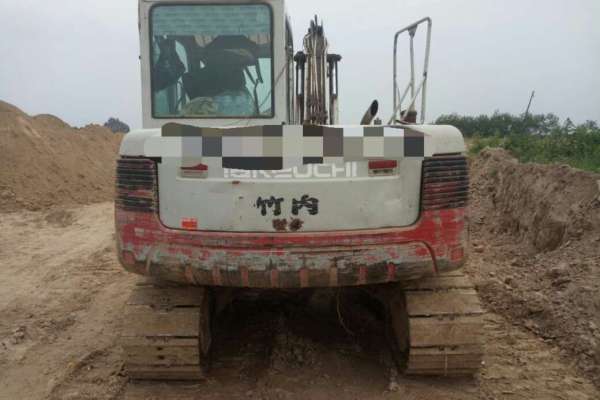 山东出售转让二手9000小时2010年竹内TB180挖掘机