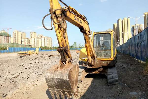 四川出售转让二手9500小时2010年临工LG665挖掘机