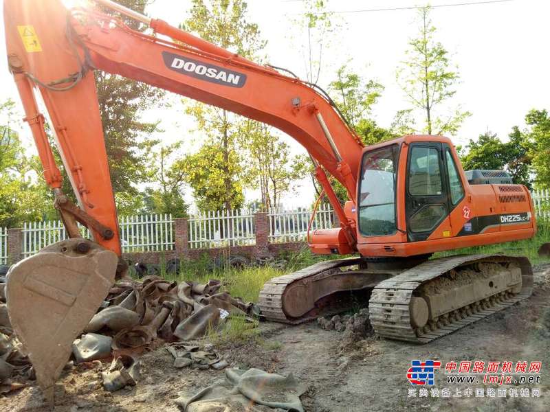 四川出售转让二手8621小时2011年斗山DH225LC挖掘机