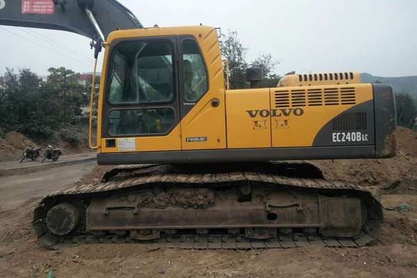 山西出售转让二手5700小时2011年沃尔沃EC240BLC挖掘机