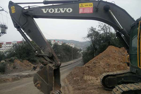 山西出售转让二手5700小时2011年沃尔沃EC240BLC挖掘机