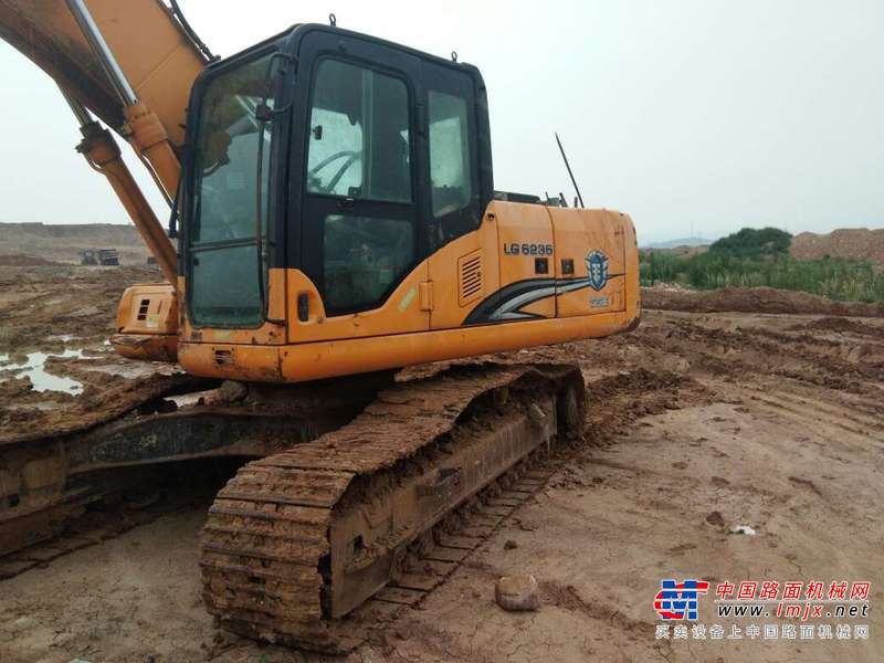 河北出售转让二手10000小时2010年龙工LG6235挖掘机