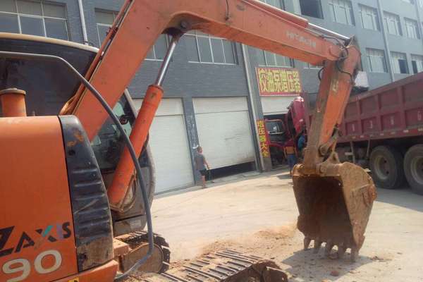 江西出售转让二手8500小时2010年日立EX70挖掘机