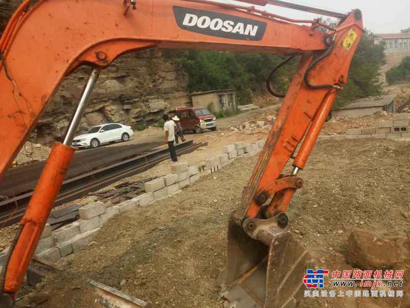 河北出售转让二手8000小时2012年斗山DH60挖掘机