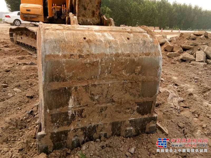 山东出售转让二手5000小时2011年龙工LG6235挖掘机