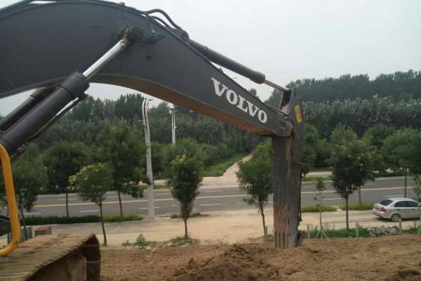 山东出售转让二手8000小时2012年沃尔沃EC210BLC挖掘机
