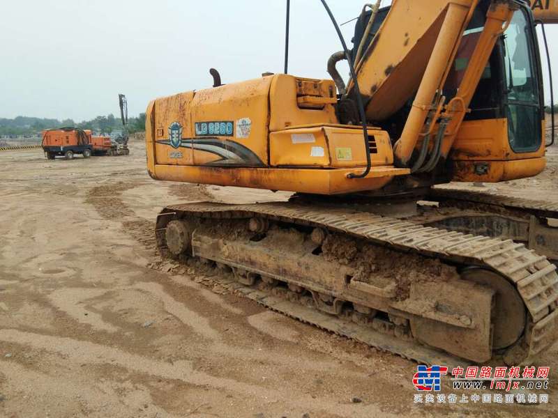 河北出售转让二手10000小时2011年龙工LG6225挖掘机