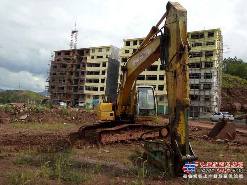 江西出售转让二手20000小时2004年住友SH200Z3挖掘机