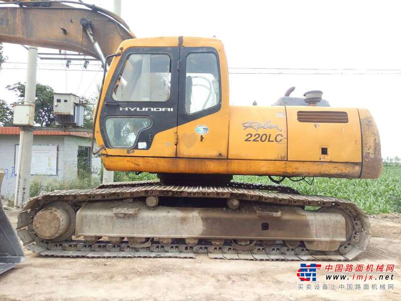 山西出售转让二手15000小时2003年现代R220LC挖掘机