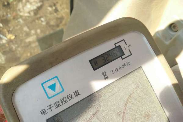 安徽出售转让二手3246小时2010年徐工XE210挖掘机