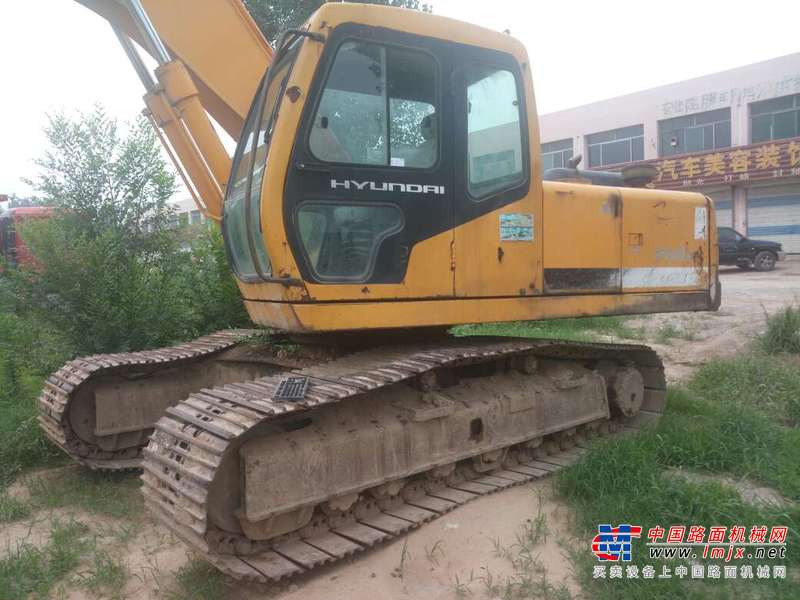 山东出售转让二手12000小时2005年现代R210挖掘机