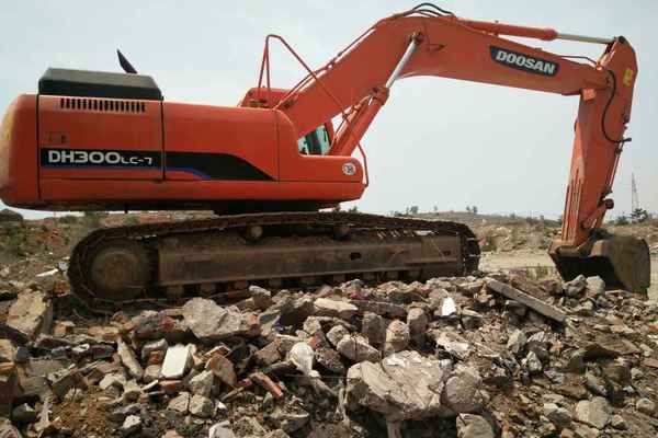 辽宁出售转让二手9000小时2009年斗山DH300LC挖掘机