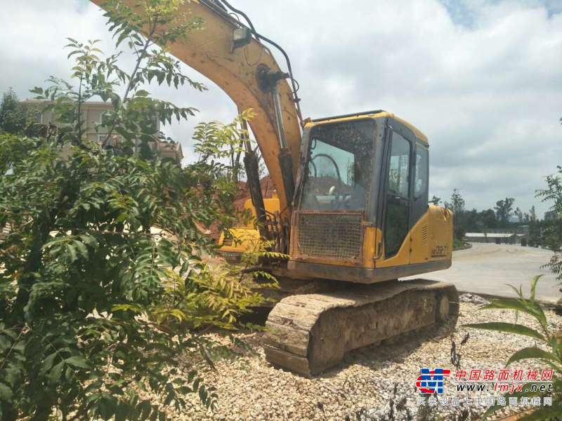 云南出售转让二手9000小时2011年沃得重工W2139挖掘机