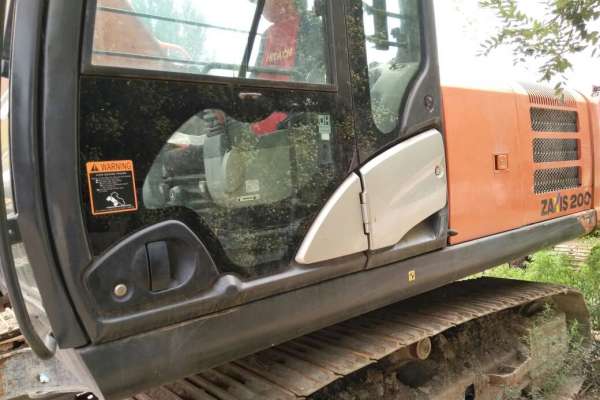 河北出售转让二手1800小时2014年日立ZX200挖掘机