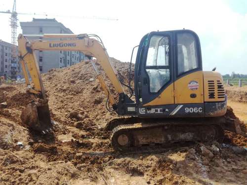 山东出售转让二手9300小时2011年柳工CLG906C挖掘机