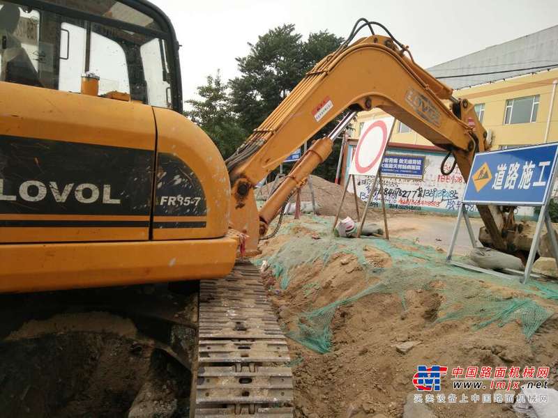 辽宁出售转让二手5000小时2012年福田雷沃FR85挖掘机