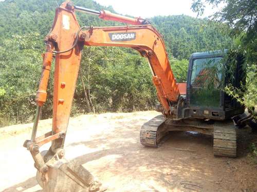 江西出售转让二手10000小时2010年斗山DH80挖掘机