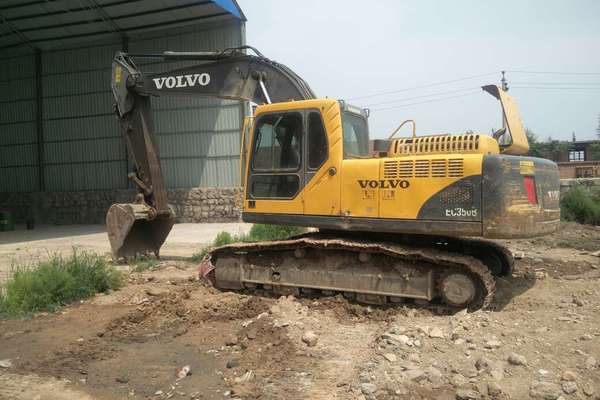 山西出售转让二手7800小时2009年沃尔沃EC240B挖掘机