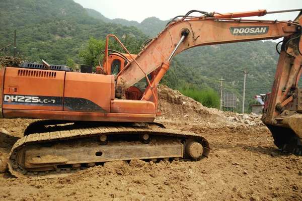 河北出售转让二手16800小时2008年斗山DH225LC挖掘机