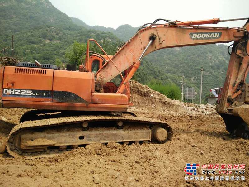 河北出售转让二手16800小时2008年斗山DH225LC挖掘机