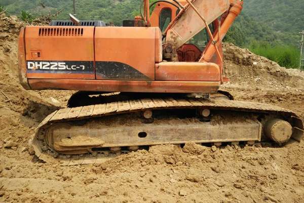 河北出售转让二手16800小时2008年斗山DH225LC挖掘机