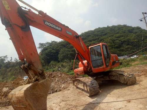 江西出售转让二手8500小时2010年斗山DH220LC挖掘机