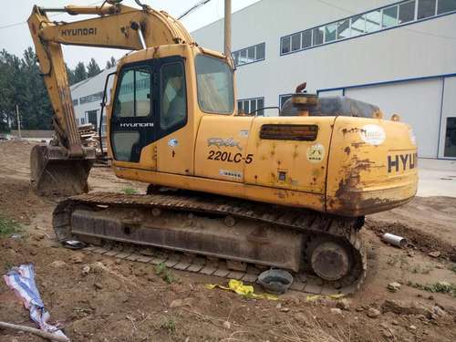 山西出售转让二手12000小时2003年现代R220LC挖掘机