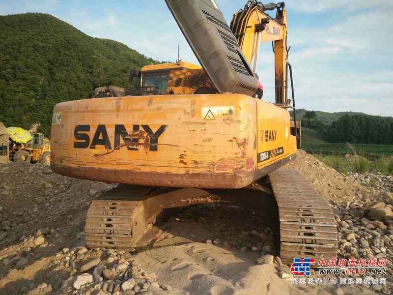 辽宁出售转让二手8000小时2010年三一重工SY235C挖掘机