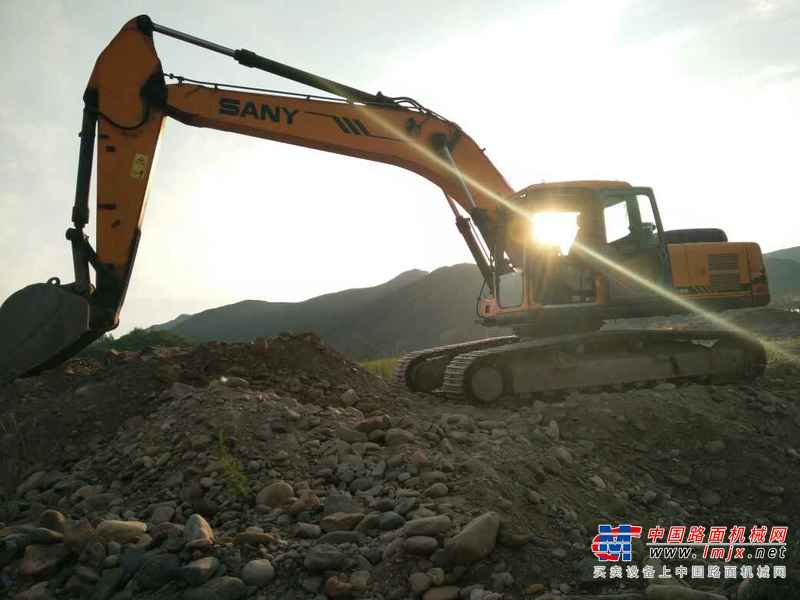 辽宁出售转让二手8000小时2010年三一重工SY235C挖掘机