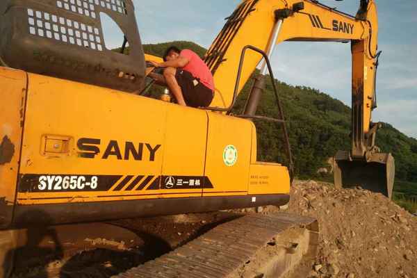 辽宁出售转让二手8000小时2010年三一重工SY235C挖掘机