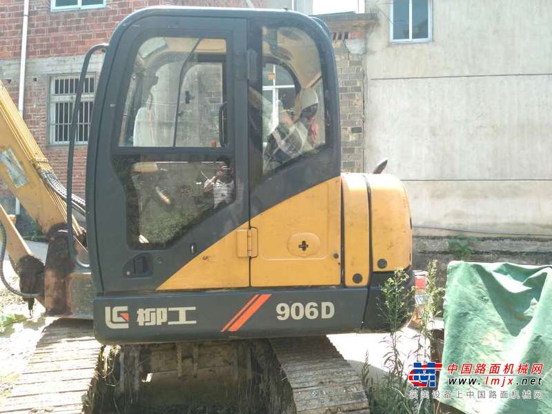 江西出售转让二手2129小时2014年柳工CLG906D挖掘机