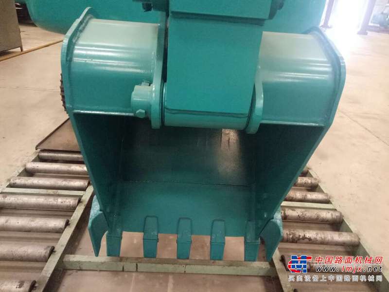辽宁出售转让二手10小时2017年黑猫8085挖掘机