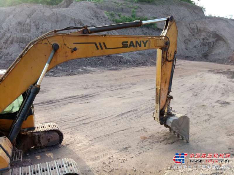江西出售转让二手9000小时2011年三一重工SY215C挖掘机