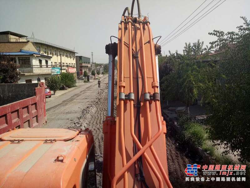 山西出售转让二手8668小时2011年斗山DH300LC挖掘机