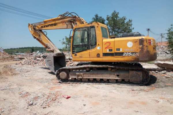 山东出售转让二手14000小时2006年现代R225LC挖掘机