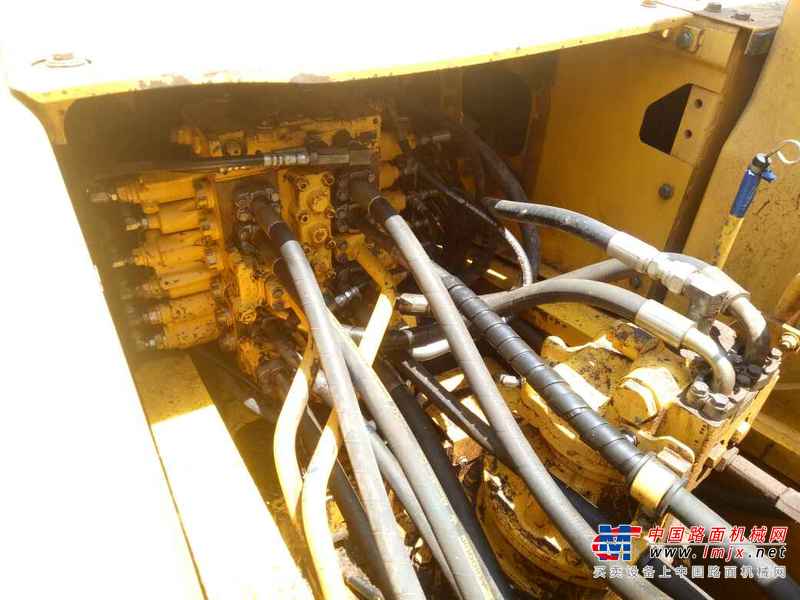 陕西出售转让二手7600小时2010年小松PC240LC挖掘机