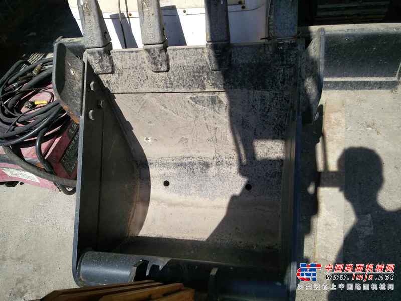 山西出售转让二手18小时2015年厦工XG806挖掘机