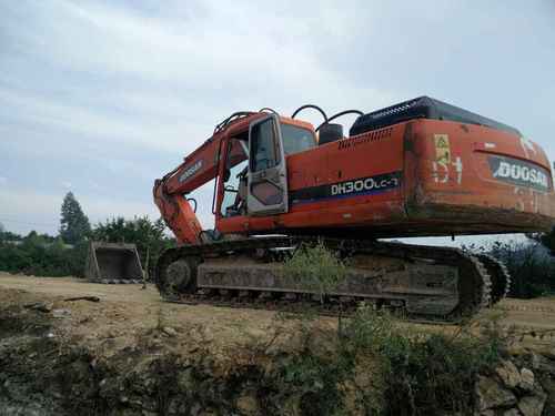 山西出售转让二手13000小时2011年斗山DH300LC挖掘机