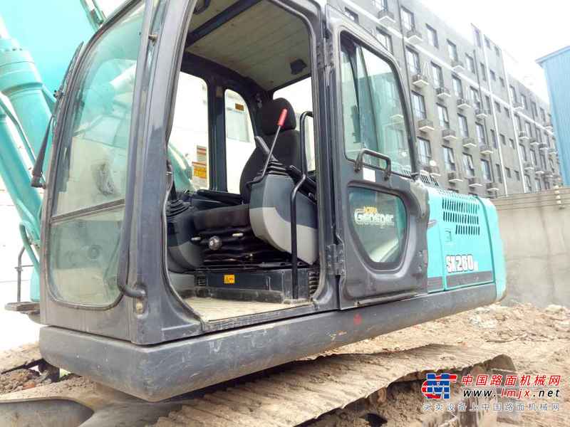 陕西出售转让二手3500小时2014年神钢SK260LC挖掘机
