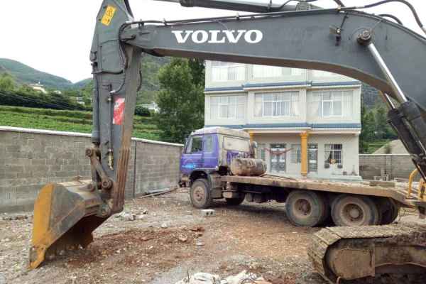 云南出售转让二手8652小时2010年沃尔沃EC210BLC挖掘机