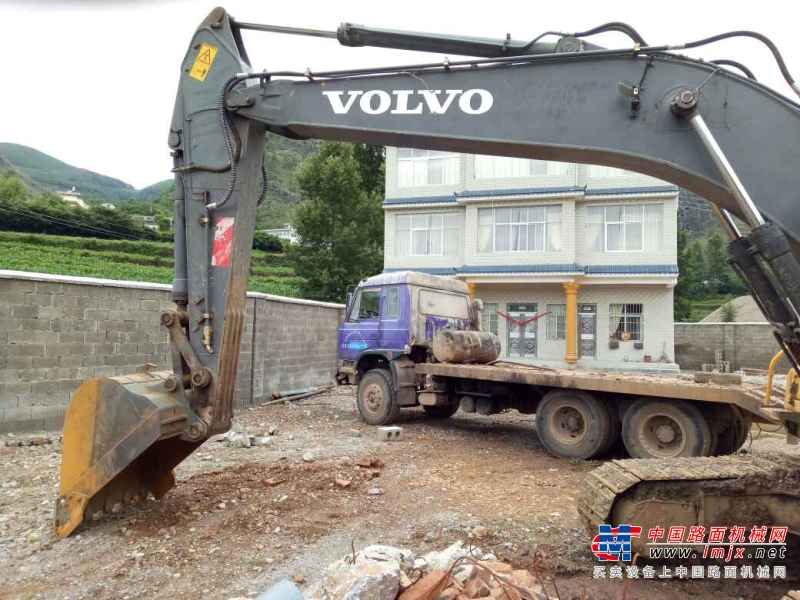 云南出售转让二手8652小时2010年沃尔沃EC210BLC挖掘机