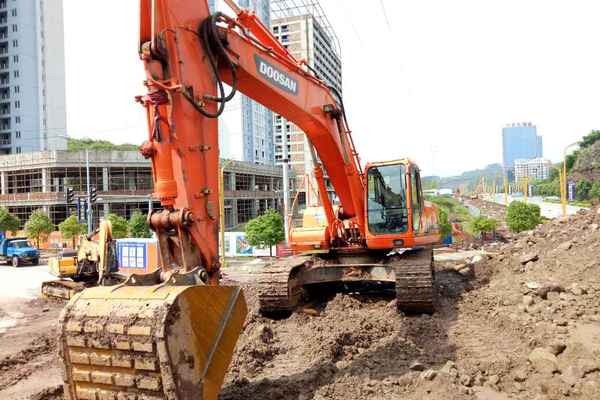 四川出售转让二手3139小时2015年斗山DH300LC挖掘机