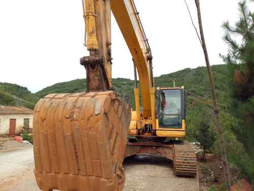 云南出售转让二手6782小时2011年小松PC200挖掘机