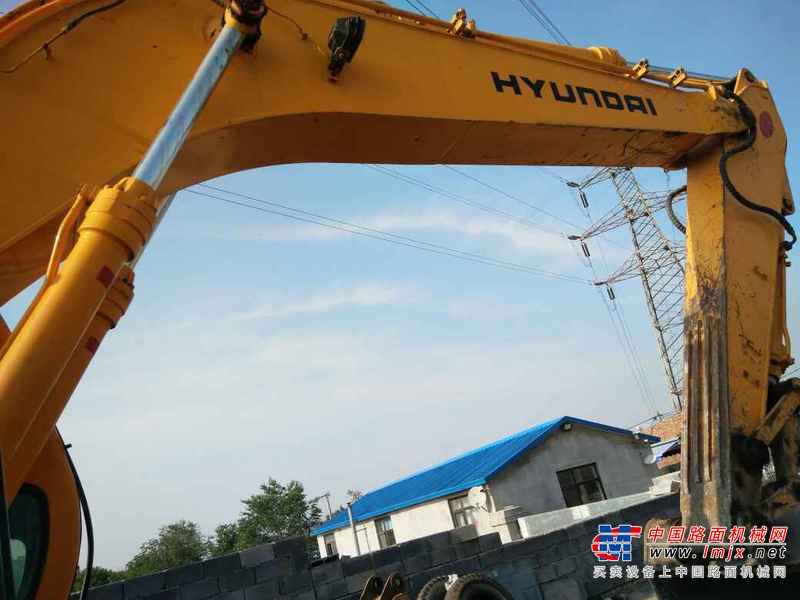 辽宁出售转让二手8000小时2006年现代轮挖R210W挖掘机