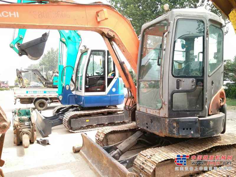山东出售转让二手10000小时2008年日立EX55UR挖掘机