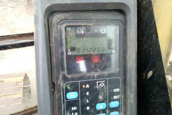 四川出售转让二手14233小时2009年小松PC130挖掘机