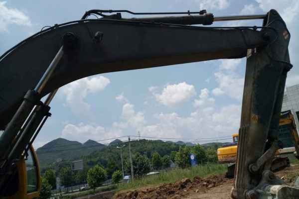 贵州出售转让二手11000小时2010年詹阳动力JY210E挖掘机
