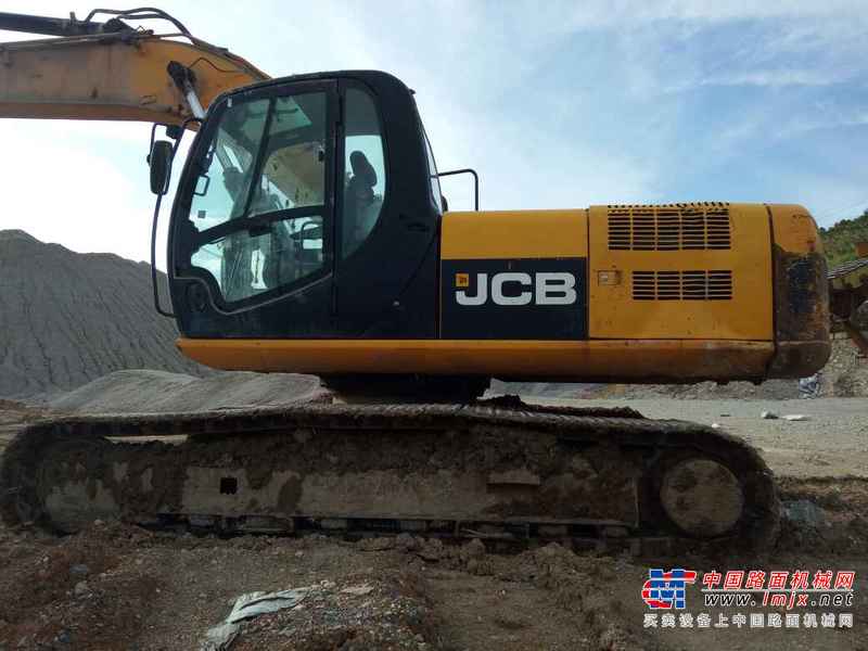 江西出售转让二手10000小时2011年JCBJS220LC挖掘机