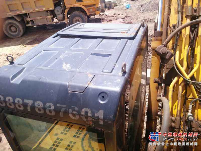 云南出售转让二手11000小时2010年龙工LG6235挖掘机